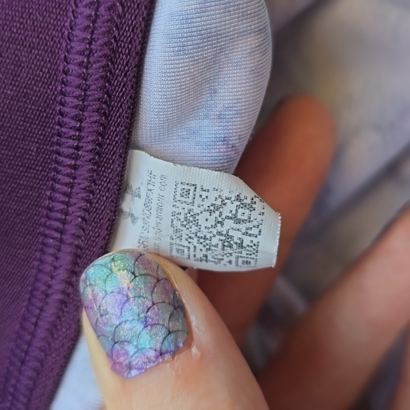 UNDER ARMOUR HeatGear Mid Rise 3” UA Shorts 1365150 Geo Print Shorty Large L - Picture 10 of 10